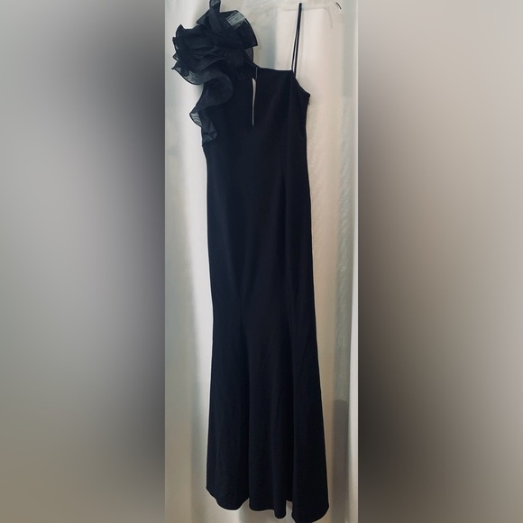NWT Aidan Mattox Black Asymmetrical Ruffled Gown, One Shoulder Neckline; Size 6 - Picture 2 of 16